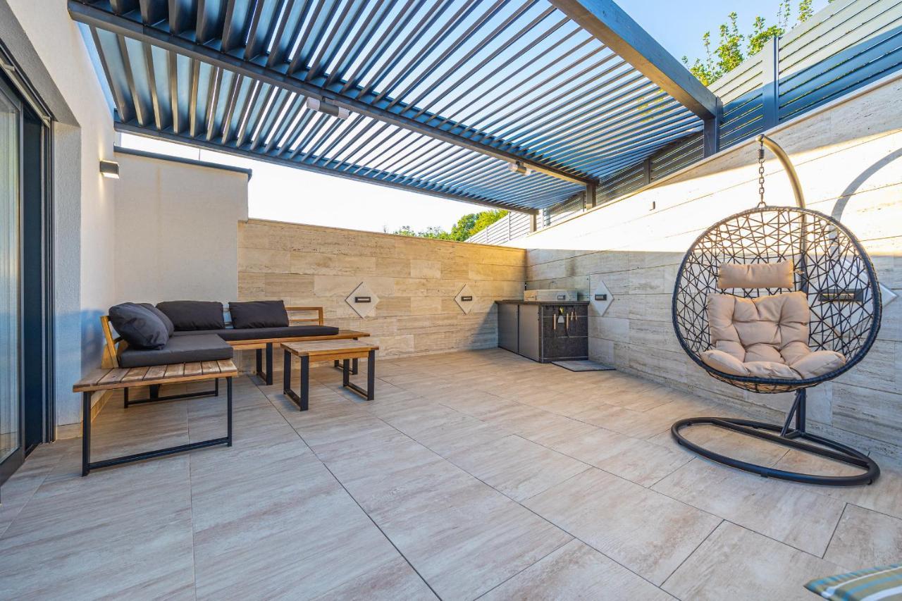 Villa Marassi With Heated Pool, Hot Tub And Sauna Crikvenica Eksteriør billede